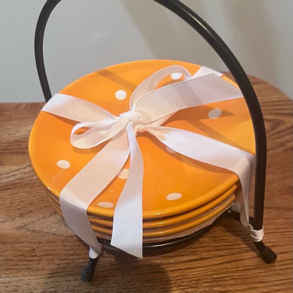 Orange Polka Dot Set of Four Small 6’ Plates w/Caddy